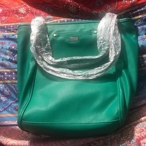 Thirty One Daring Abbey-  Gatsby Green NWOT